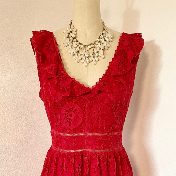 Red Lace Ruffle V-Neck Sleeveless dress - Picture 2 of 8